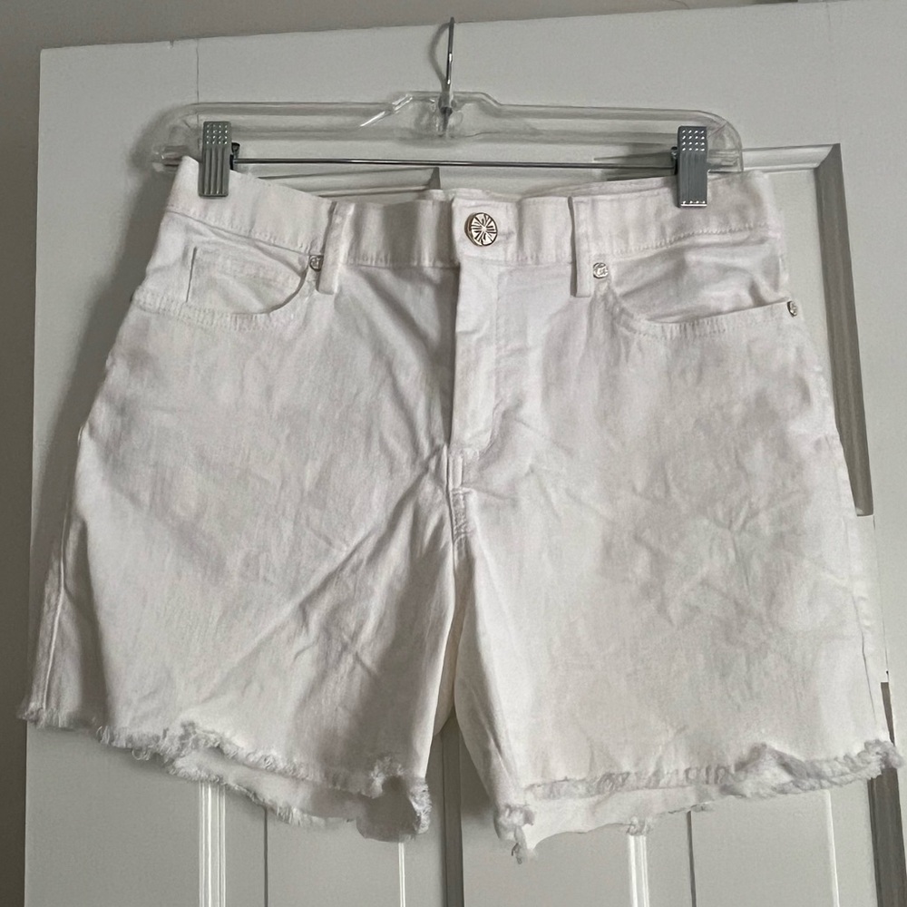Lily Pulitzer white jean shorts 98% cotton & 2% spandex and frayed bottom!  NWOT